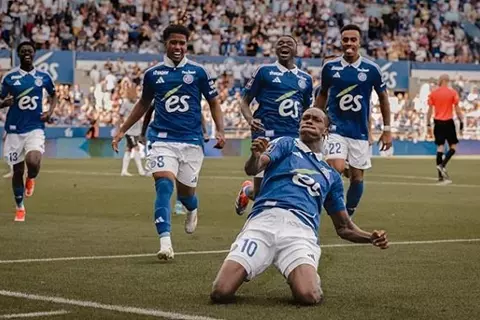 انتصار كبير.. ستراسبورج يقسو على ليون في الدوري الفرنسي